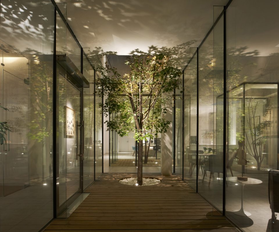 BMLZ Villa Office by TSUTSUMI ASSOCIATES