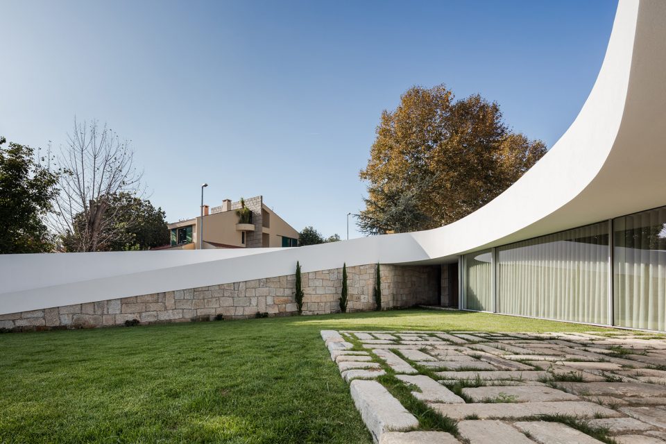 EDJO House by José Carlos Nunes de Oliveira