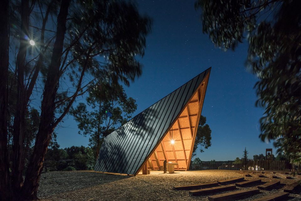 Chapel of NOSSA SENHORA DE FÁTIMA by Plano Humano Arquitectos