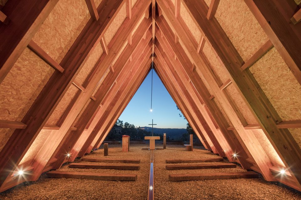 Chapel of NOSSA SENHORA DE FÁTIMA by Plano Humano Arquitectos