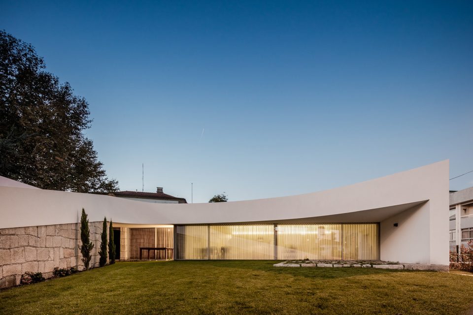 EDJO House by José Carlos Nunes de Oliveira