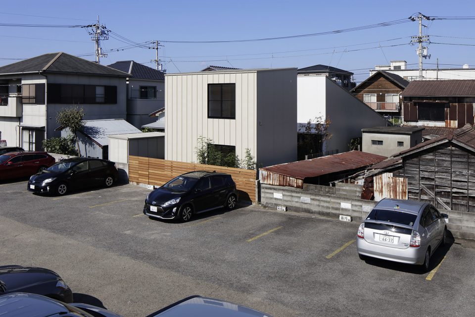Hi Lo HOUSE by CAPD