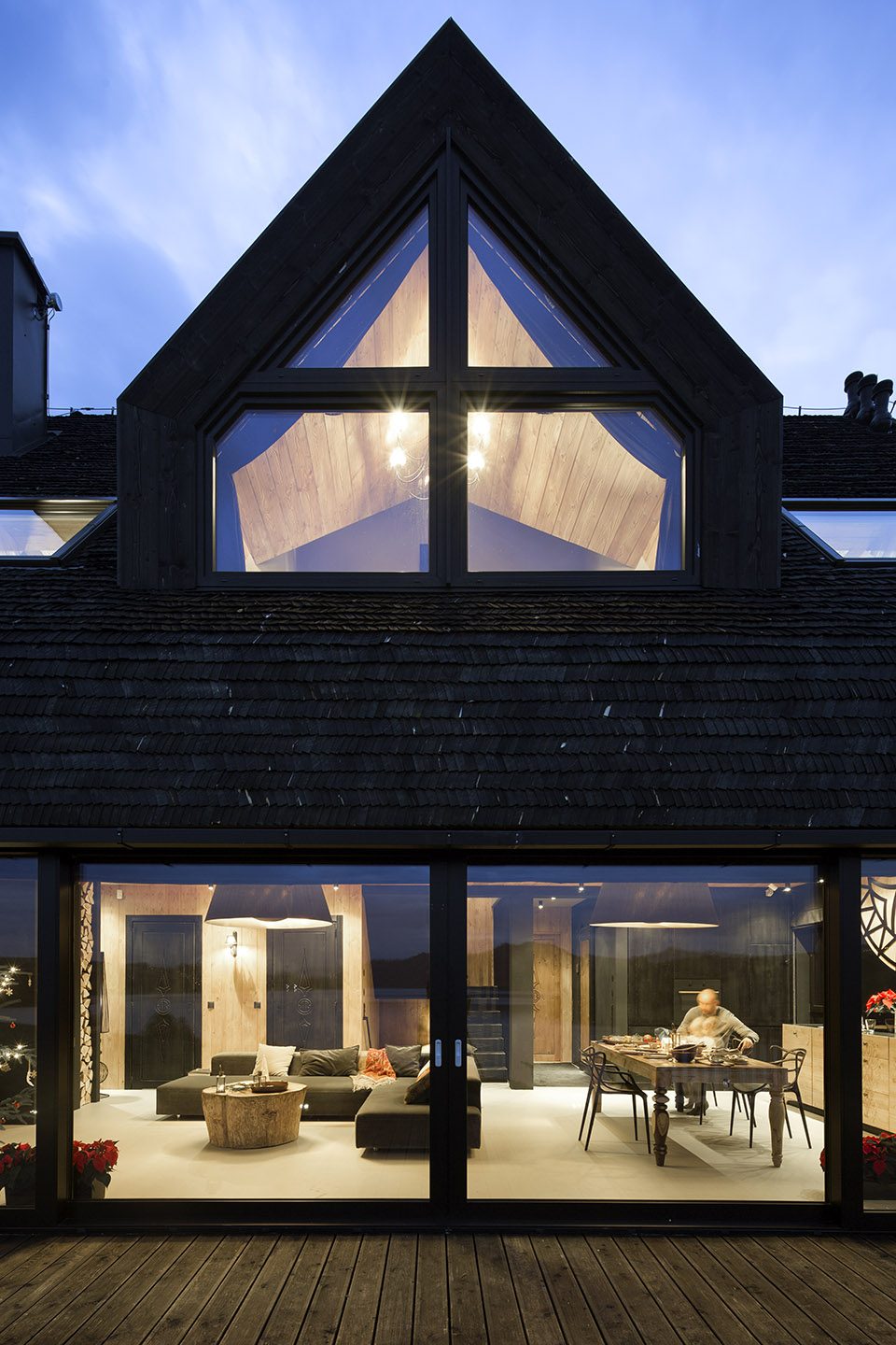 Mountain Cottage by HOLA Design studio