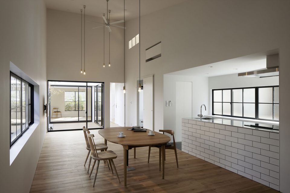 Hi Lo HOUSE by CAPD