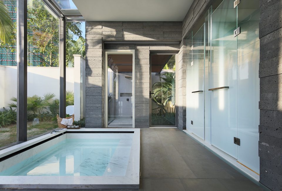 Shanwei Poly Gold Ting Harbour Villa by CC DESIGN CO.LTD .