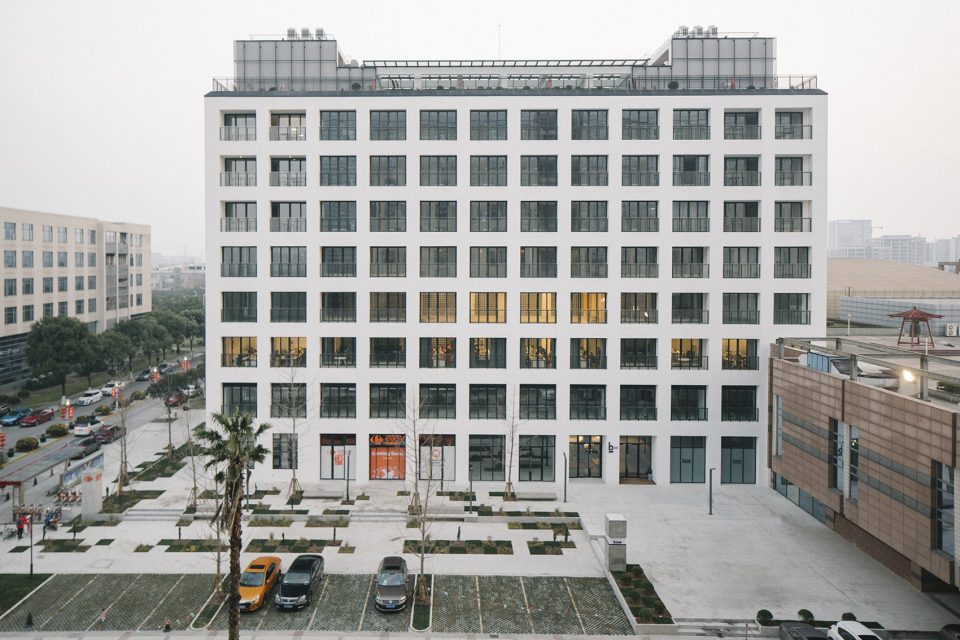 base Zhangjiang China by MASS DESIGN 960x640