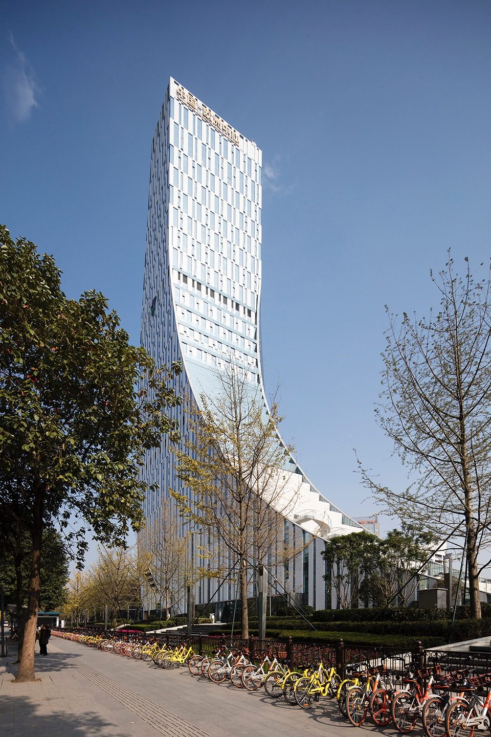 Icon Yunduan Tower Chengdu China by PES Architects