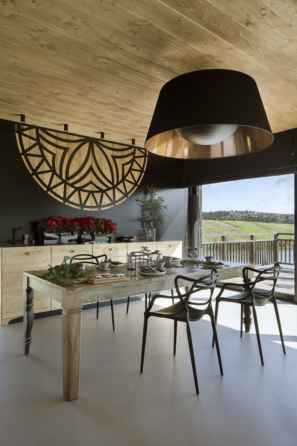Mountain Cottage by HOLA Design studio