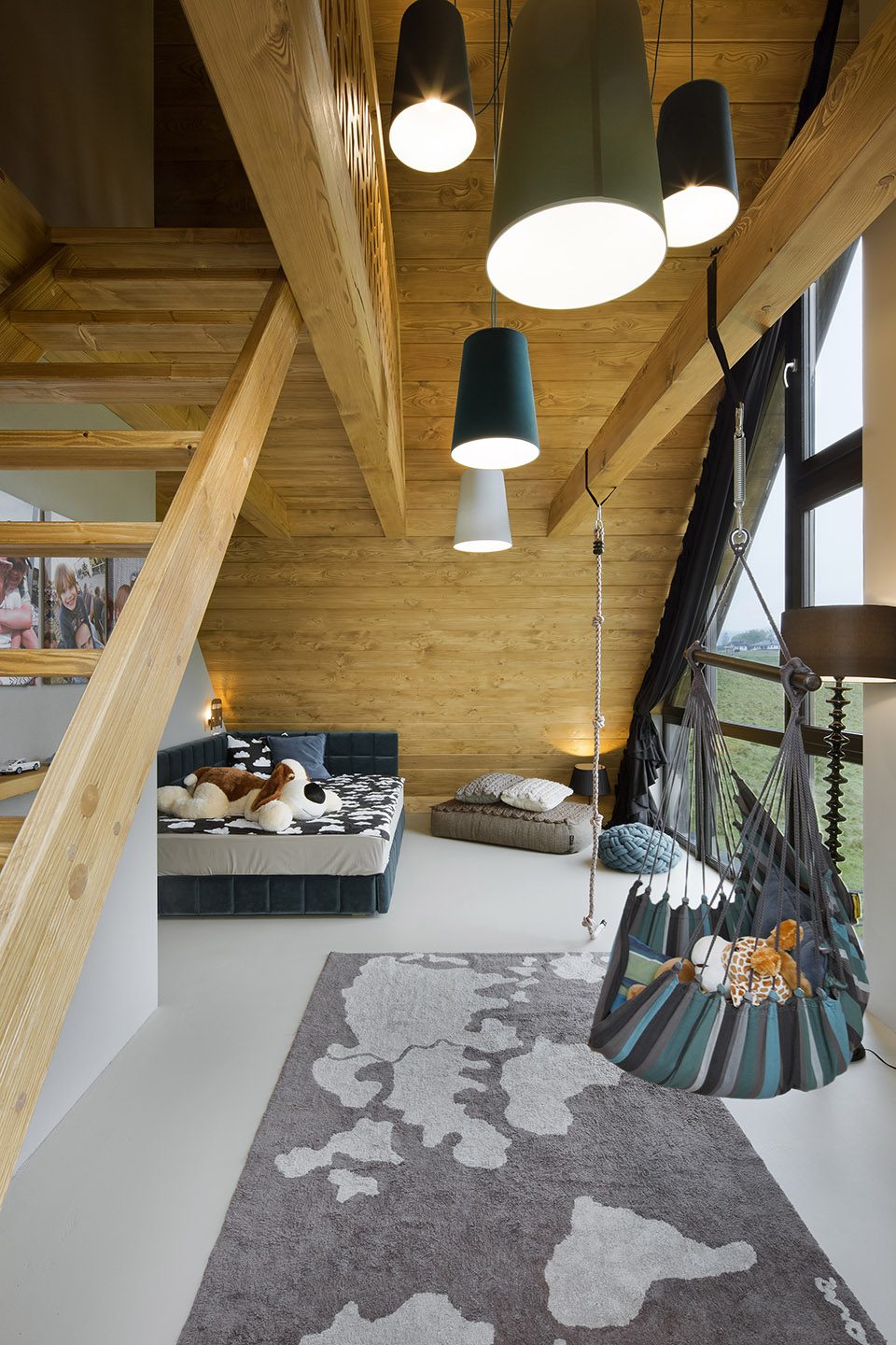 Mountain Cottage by HOLA Design studio
