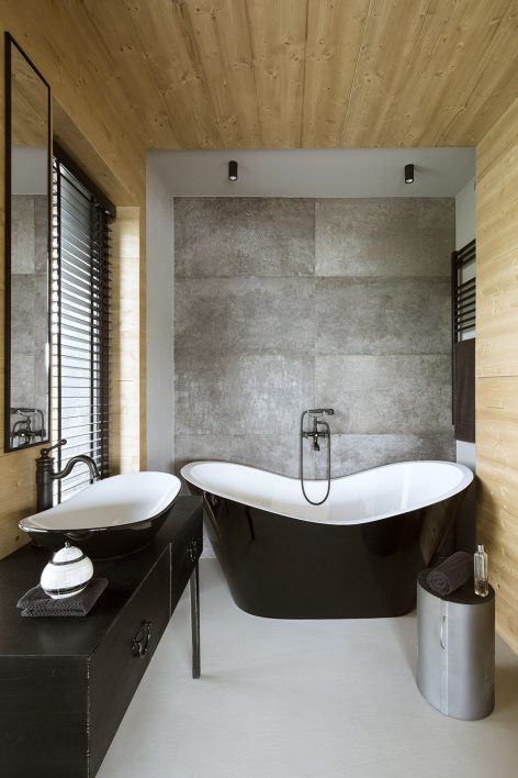 Mountain Cottage by HOLA Design studio