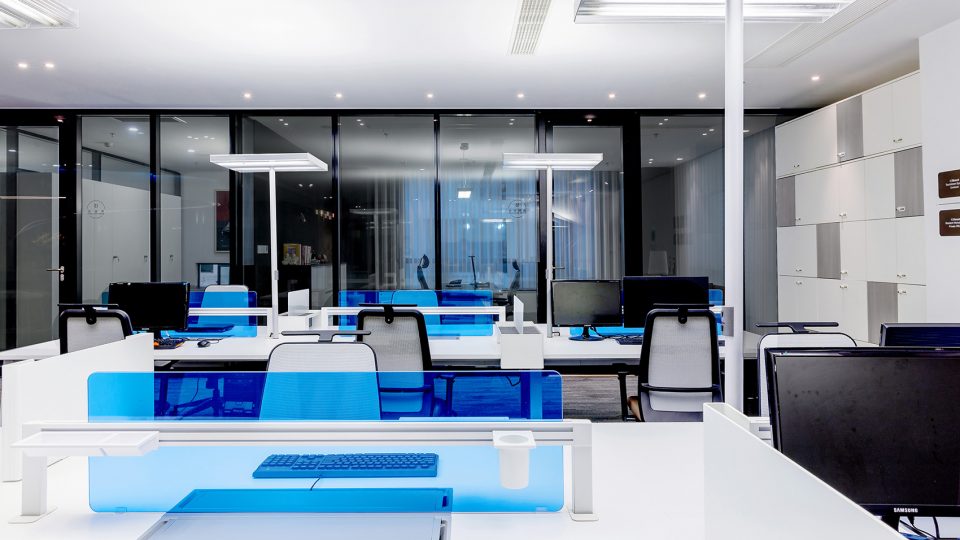 Pinwell Creative Office Showroom China by KarvOne
