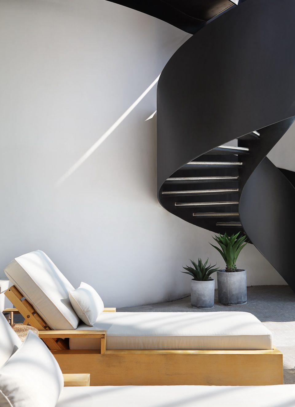 Shanwei Poly Gold Ting Harbour Villa by CC DESIGN CO.LTD .