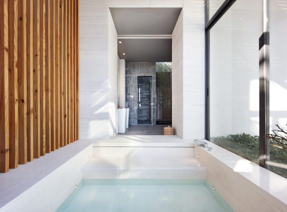 Shanwei Poly Gold Ting Harbour Villa by CC DESIGN CO.LTD .