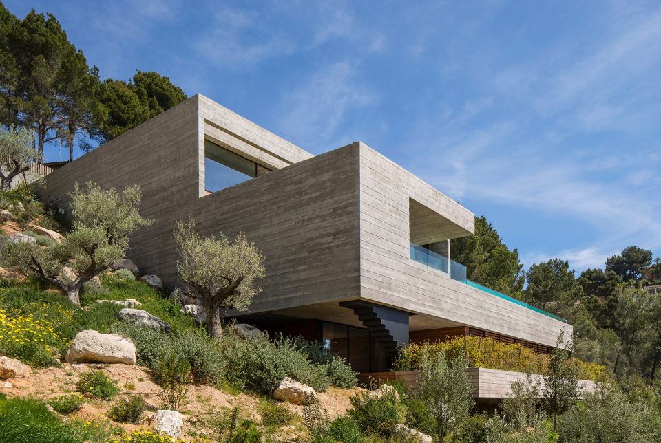 Villa Boscana by OLARQ Osvaldo Luppi Architects
