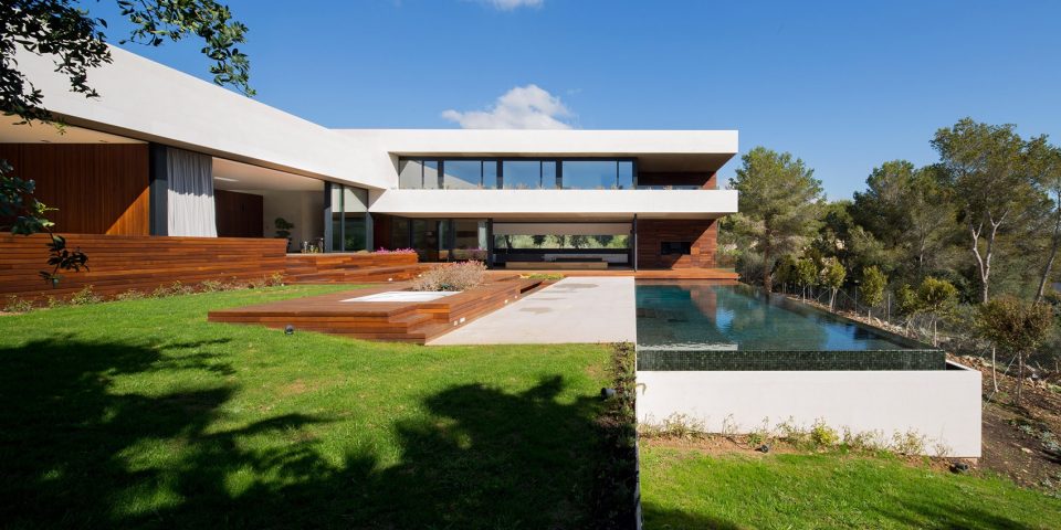 L20 HOUSE by OLARQ Osvaldo Luppi Architects