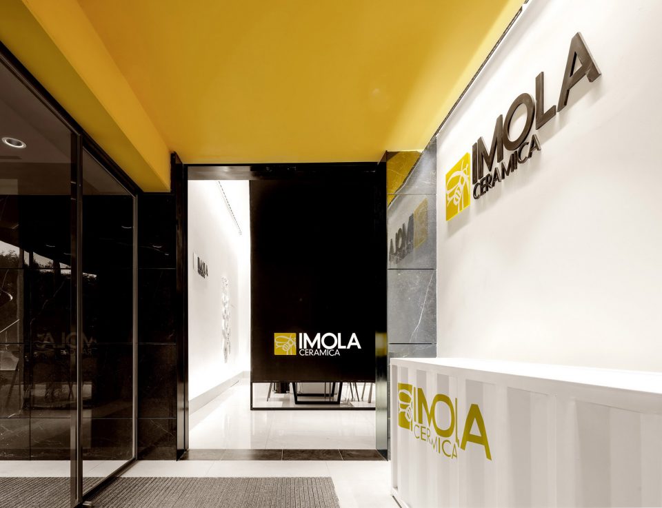 The 22IMOLA22 ceramic showroom by Sun Chuanjin