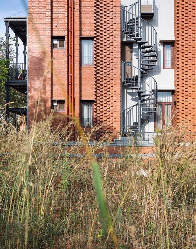 Corbel House by Kamat Rozario Architecture
