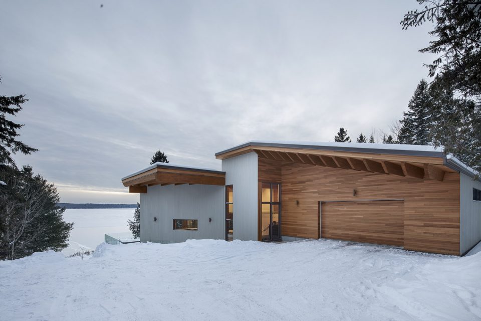 LAccostée House by Bourgeois Lechasseur architects