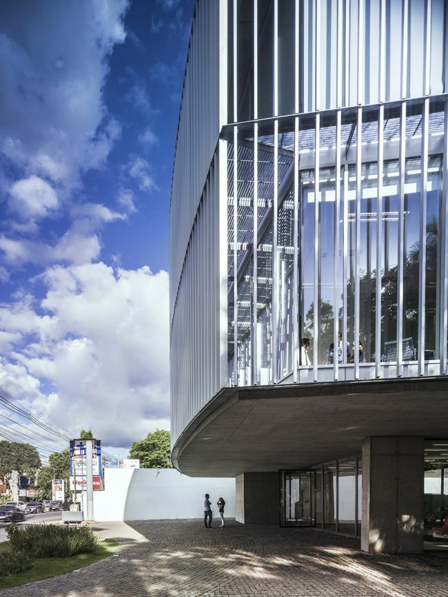 PUMA ENERGY PARAGUAY HEADQUARTER by RUIZ PARDO NEBREDA