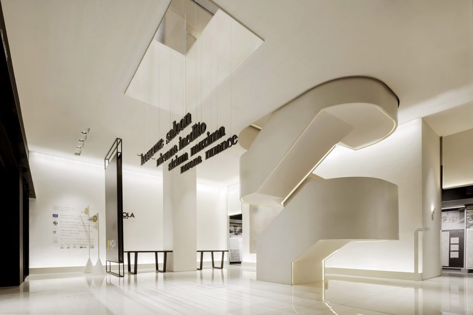The 22IMOLA22 ceramic showroom by Sun Chuanjin