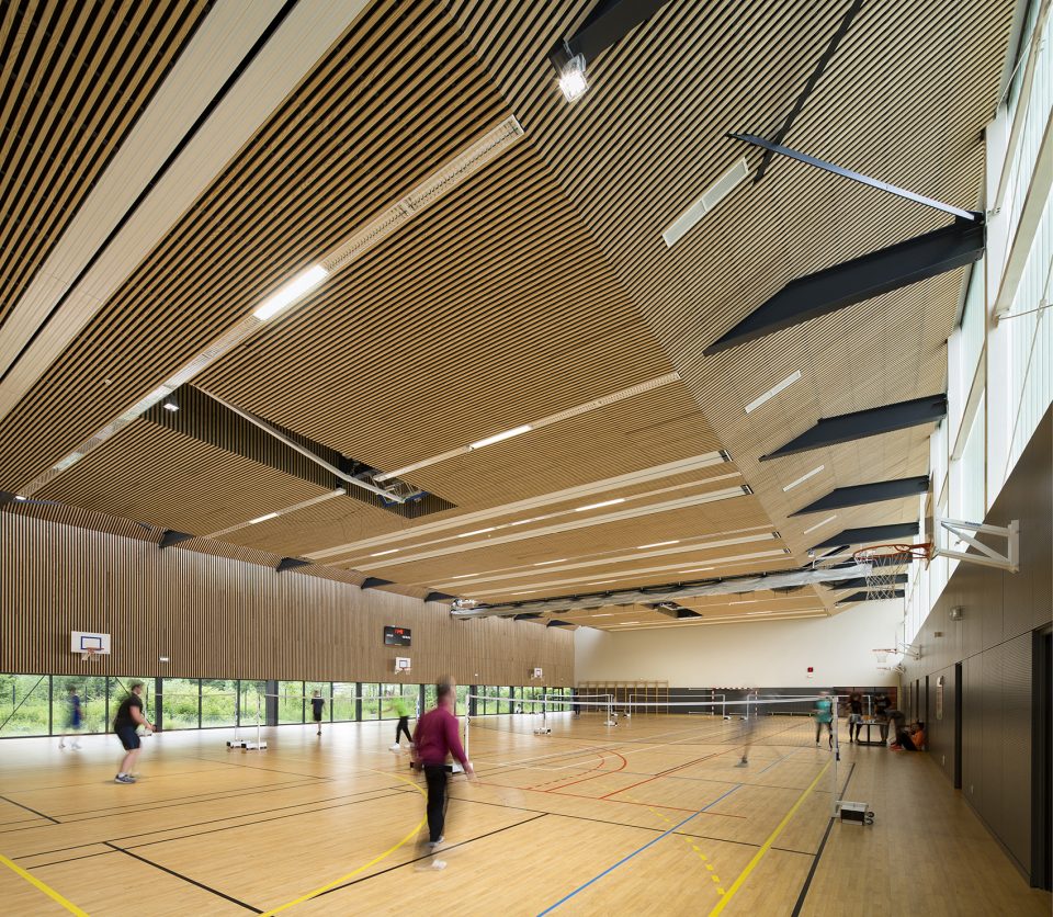 Gymnasium of the Louis de Cormontaigne High School in Metz by Engasser associates agency