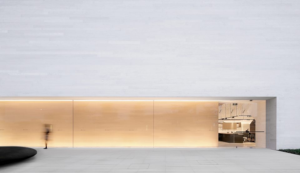 SKY EXHIBITION HALL by DOMANI