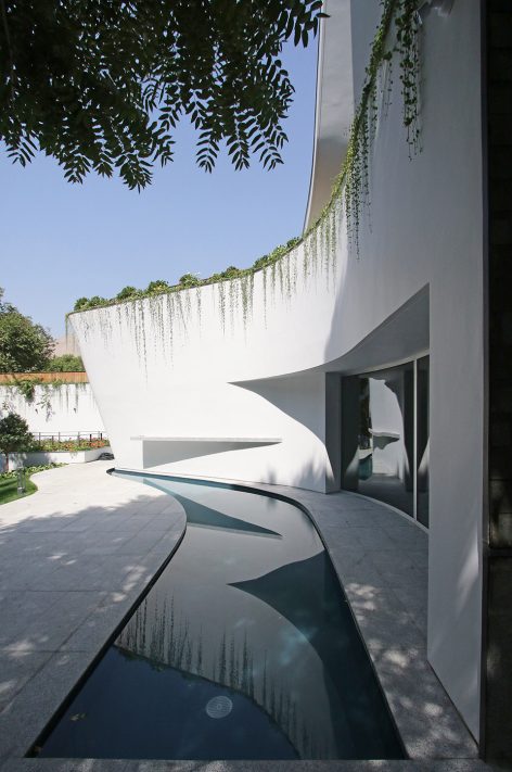 Villa for Older Brother Lavasan Iran by Nextoffice Alireza Taghaboni