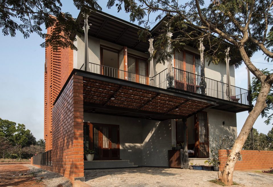 Corbel House by Kamat Rozario Architecture