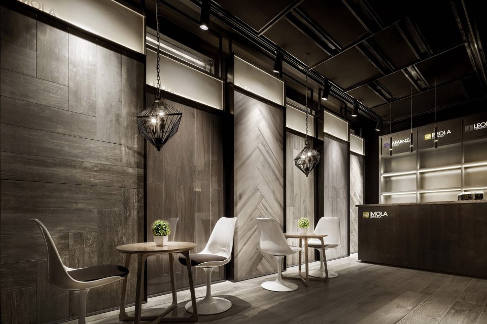 The 22IMOLA22 ceramic showroom by Sun Chuanjin