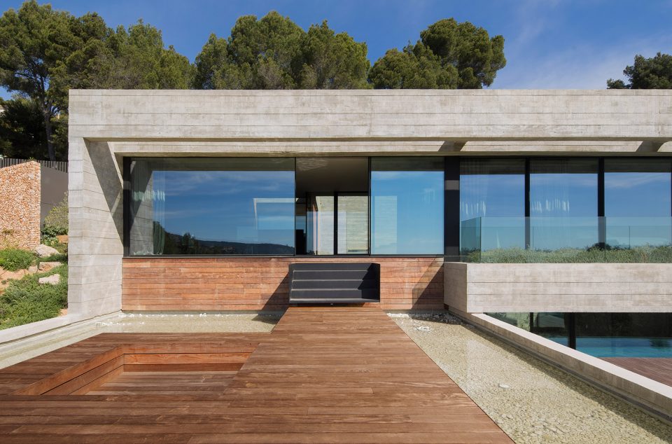 Villa Boscana by OLARQ Osvaldo Luppi Architects