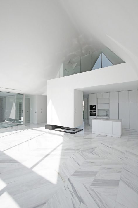 Villa for Older Brother Lavasan Iran by Nextoffice Alireza Taghaboni