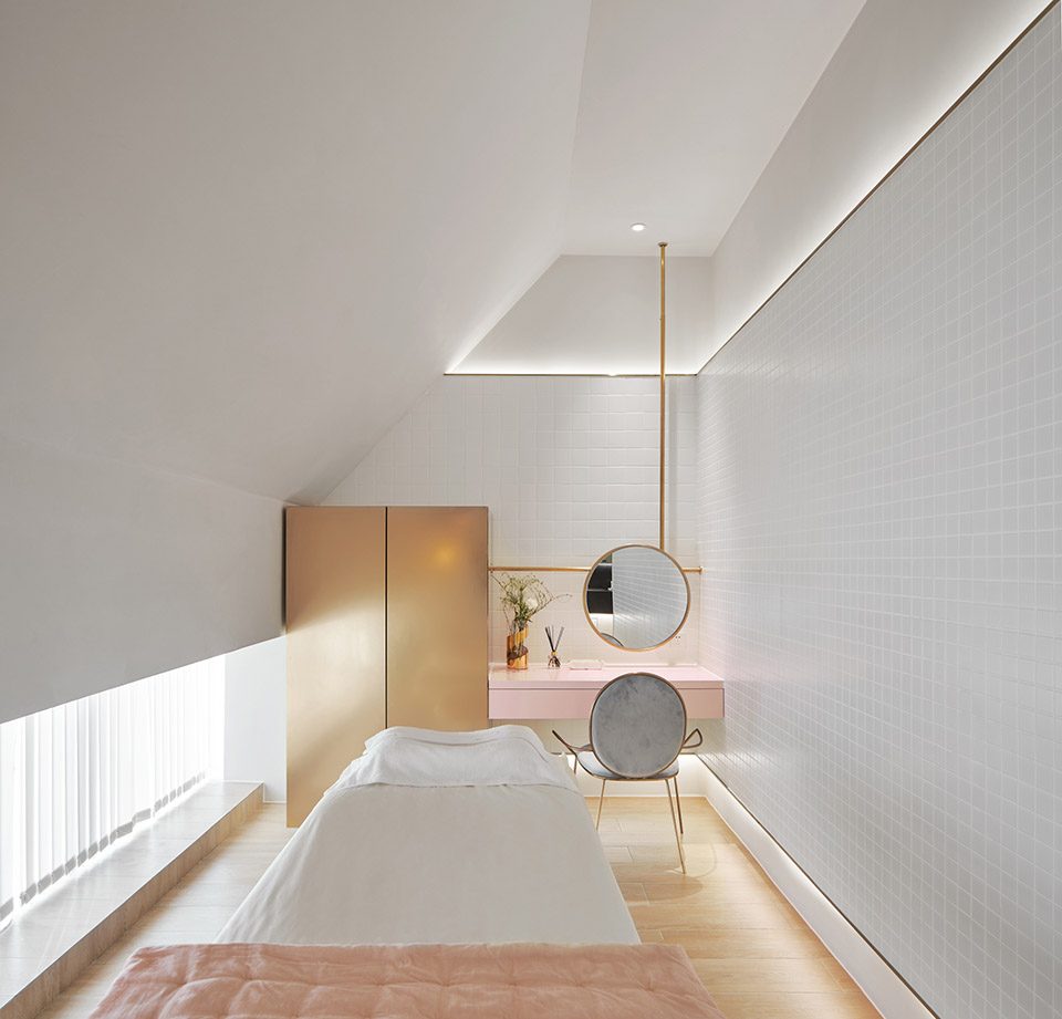 AOYAMA beauty center by GAZER