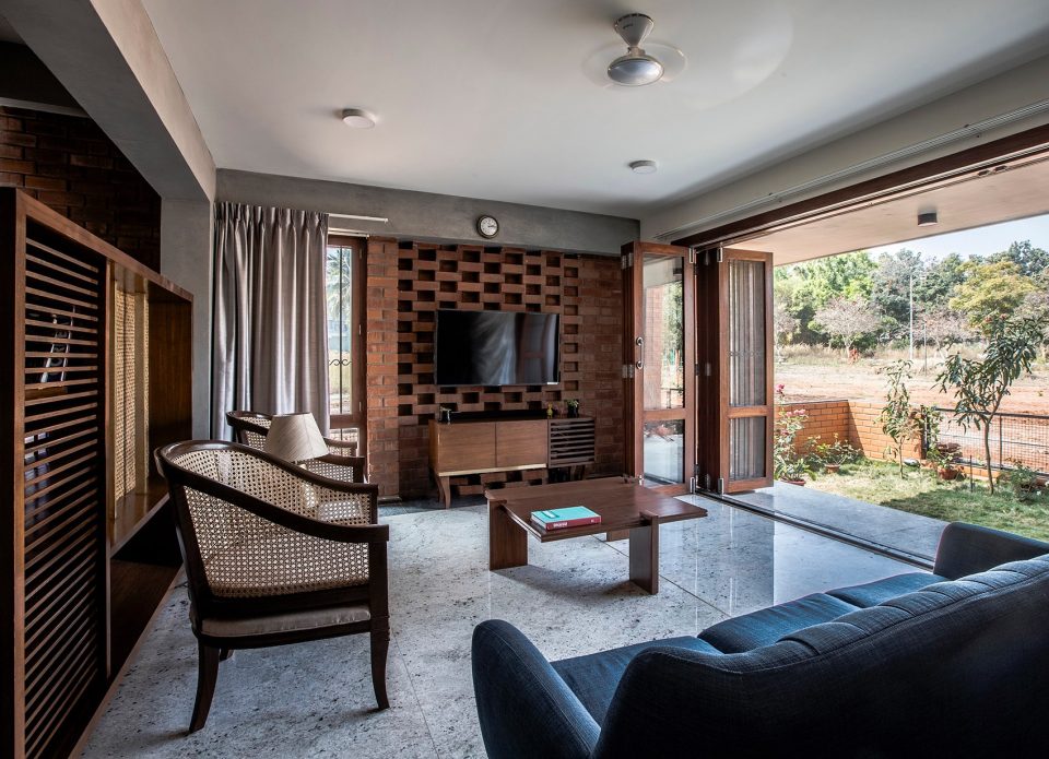 Corbel House by Kamat Rozario Architecture