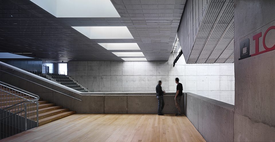 Fronton Bizkaia by Marcelo Ruiz Pardo y Javier Gaston