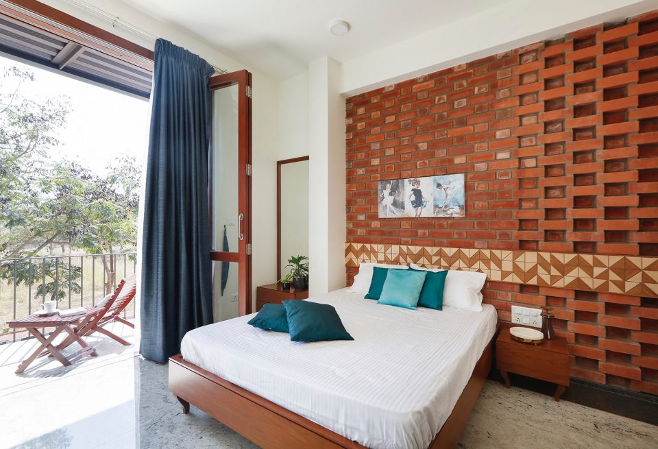 Corbel House by Kamat Rozario Architecture