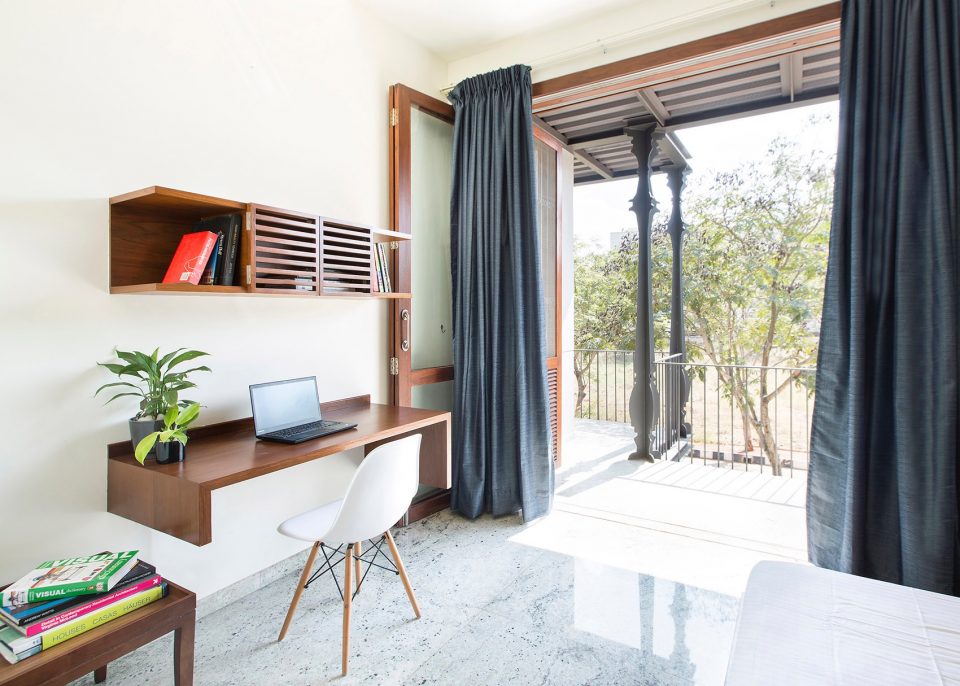 Corbel House by Kamat Rozario Architecture