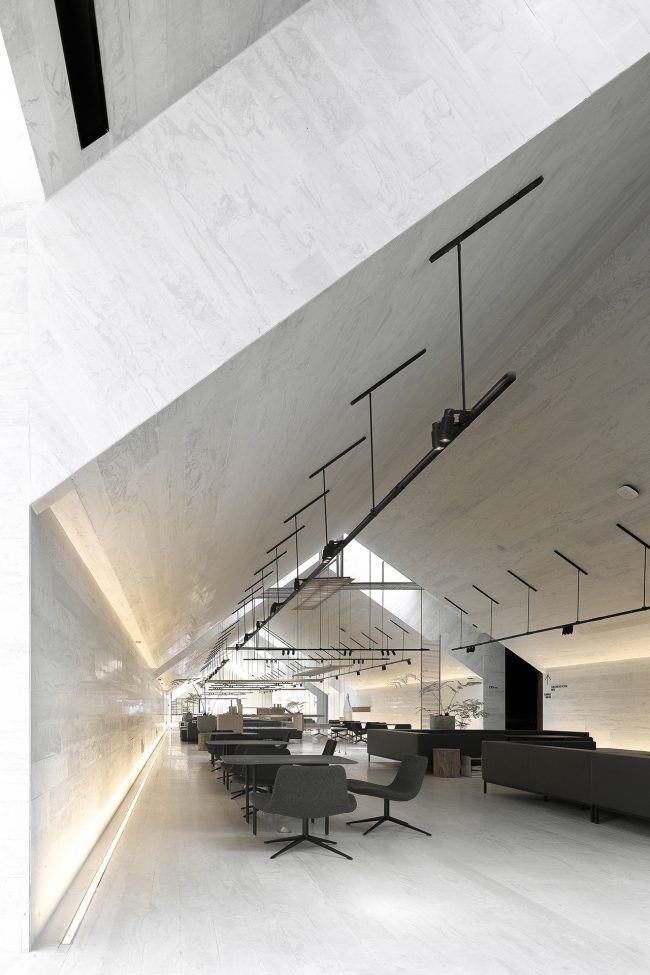 SKY EXHIBITION HALL by DOMANI