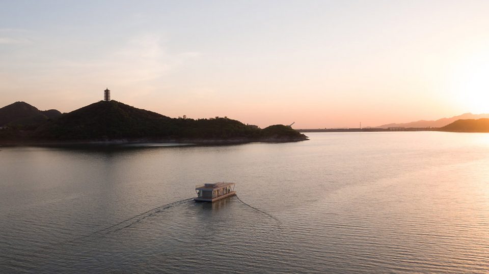 FloatWing Australia by FRIDAY