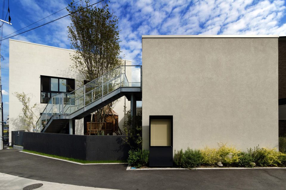KM Kindergarten and Nursery Osaka Japan by HIBINOSEKKEI Youji no Shiro