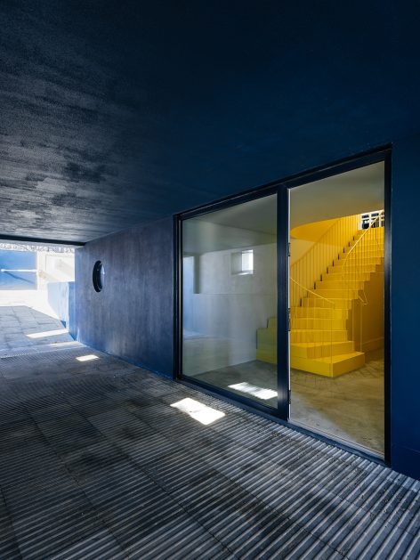 Hostel IN Parede by Aurora Arquitectos studio
