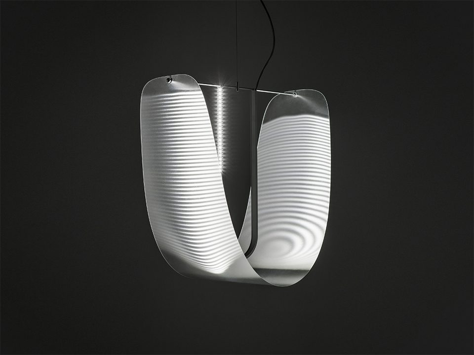 Refractile light collection