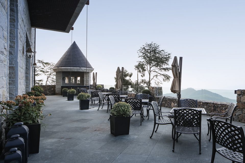 Naked Castle Resort Hotel China by Shanghai Tianhua Architecture