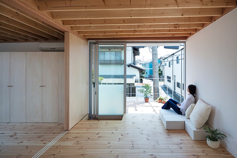 gre square house by suzuki architects