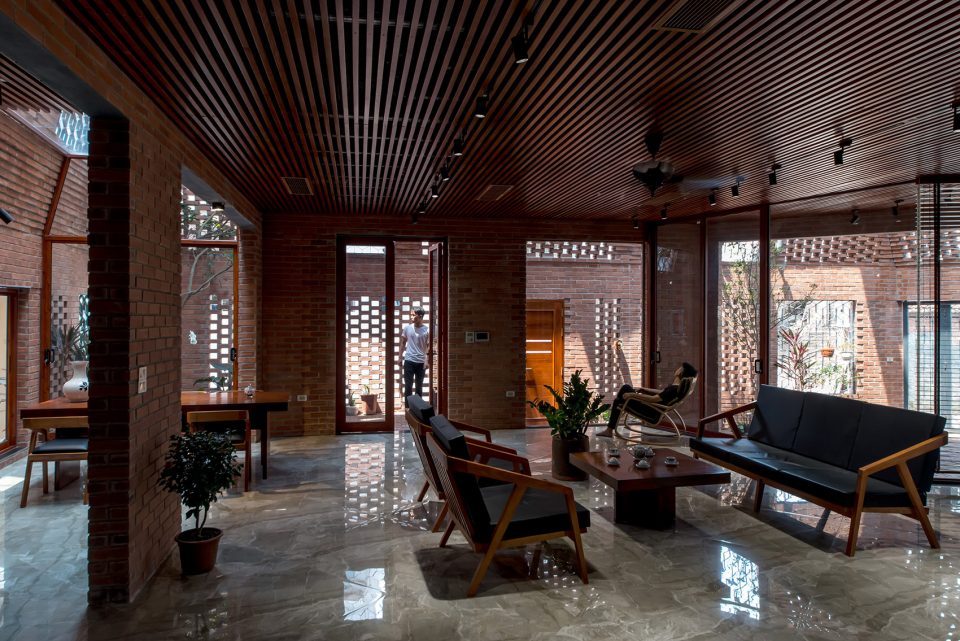 Brick Cave by HP Architects