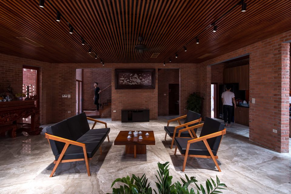 Brick Cave by HP Architects