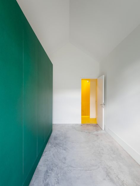 Hostel IN Parede by Aurora Arquitectos studio