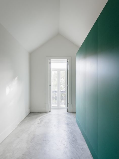 Hostel IN Parede by Aurora Arquitectos studio