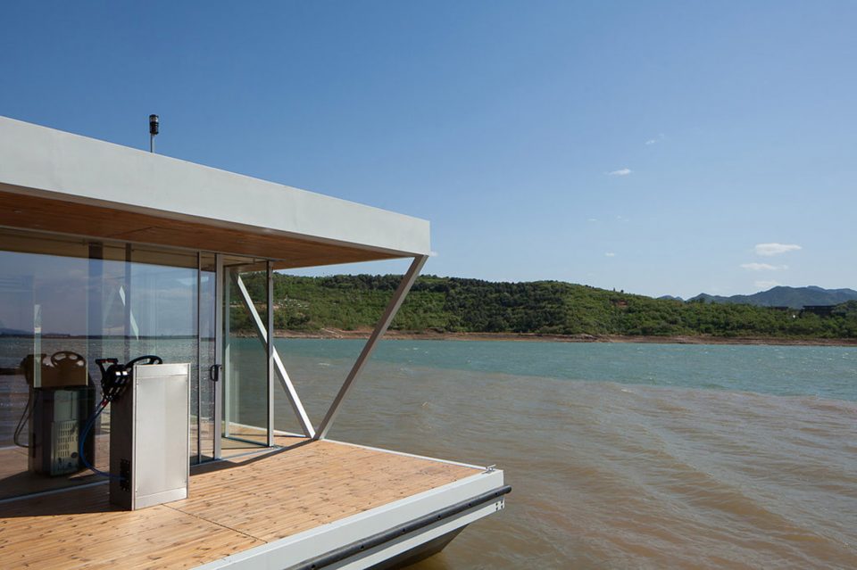 FloatWing Australia by FRIDAY