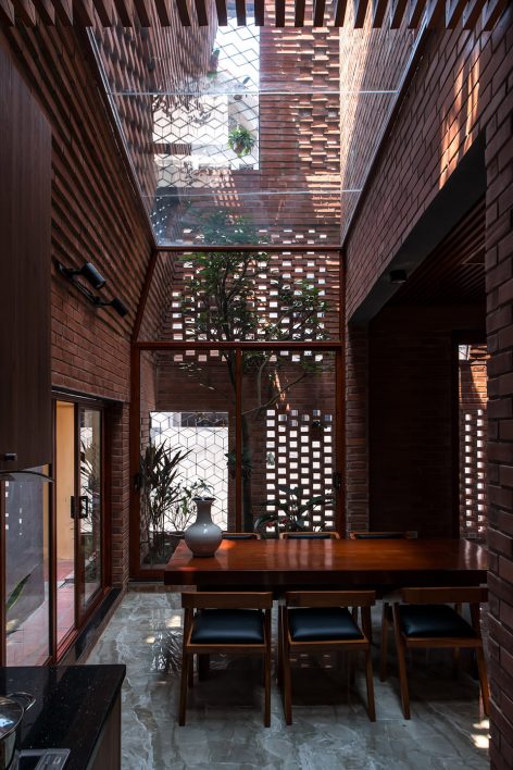 Brick Cave by HP Architects