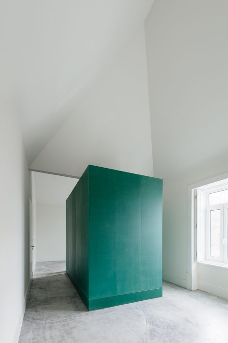 Hostel IN Parede by Aurora Arquitectos studio